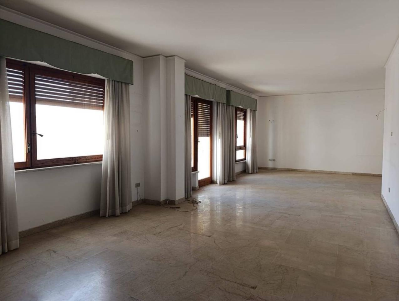 appartamento in vendita a Palermo in zona Politeama