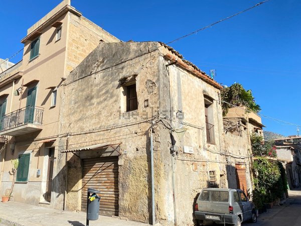 appartamento in vendita a Palermo in zona Malaspina/Palagonia