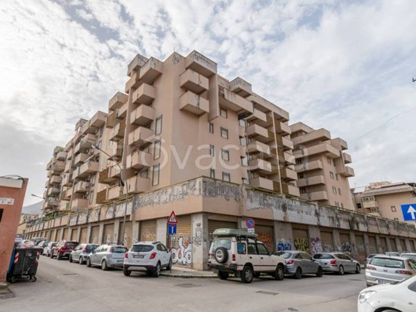 appartamento in vendita a Palermo in zona Zisa