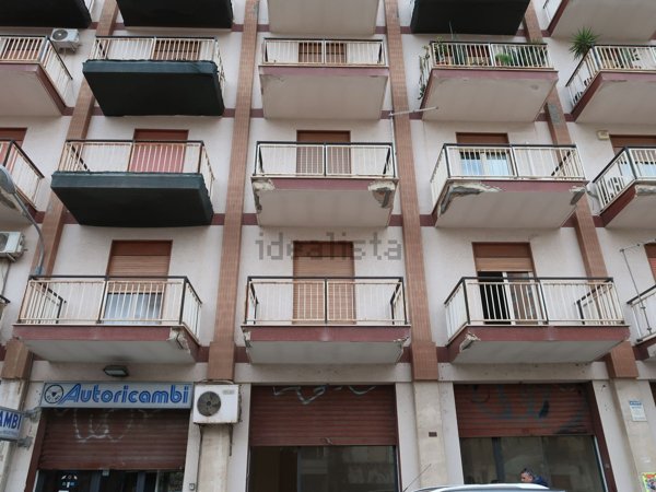 negozio in vendita a Palermo in zona Croceverde