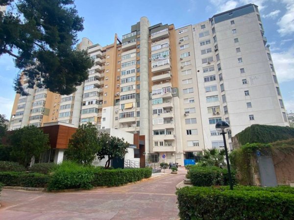 appartamento in vendita a Palermo in zona Libertà