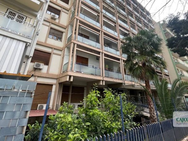 appartamento in vendita a Palermo in zona Politeama