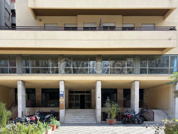 negozio in vendita a Palermo in zona Libertà