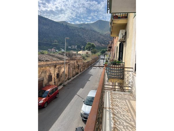 casa indipendente in vendita a Palermo in zona Chiavelli