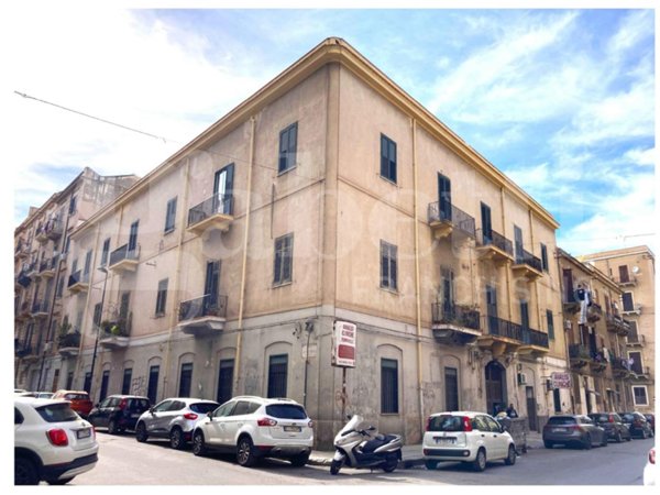 appartamento in vendita a Palermo in zona Politeama
