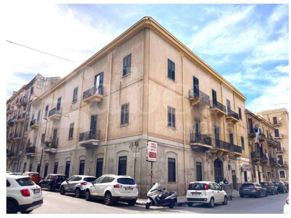 appartamento in vendita a Palermo in zona Montegrappa / Santa Rosalia