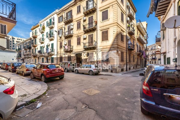 appartamento in vendita a Palermo in zona Montegrappa / Santa Rosalia
