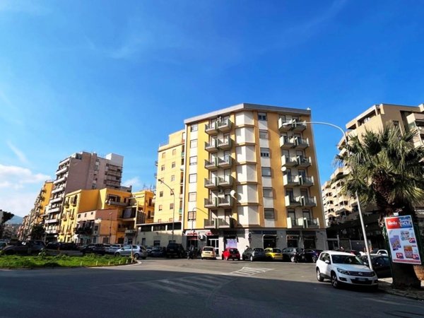 appartamento in vendita a Palermo in zona Zisa