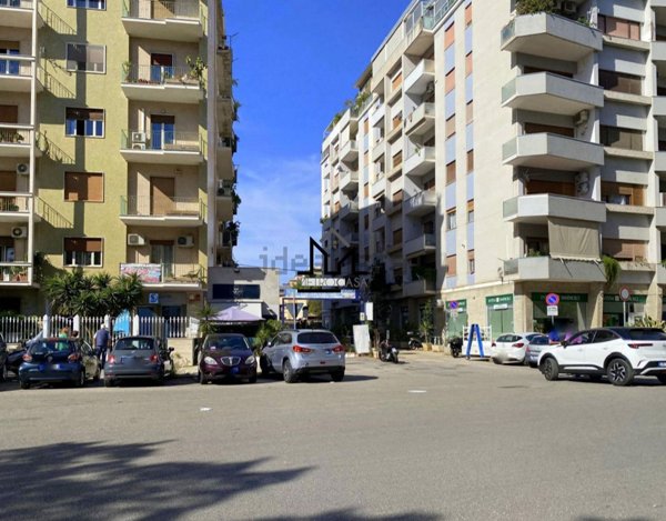 locale commerciale in vendita a Palermo in zona Libertà