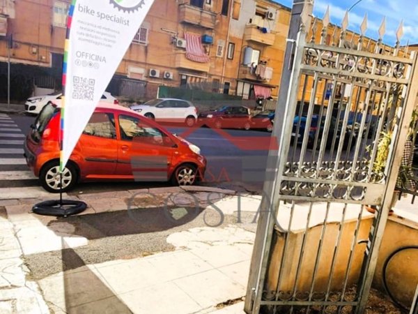 negozio in vendita a Palermo in zona Montepellegrino