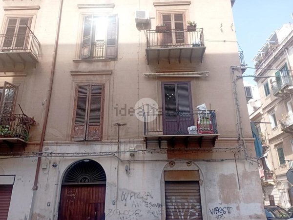 appartamento in vendita a Palermo in zona Zisa