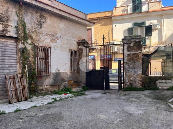 appartamento in vendita a Palermo in zona Zisa
