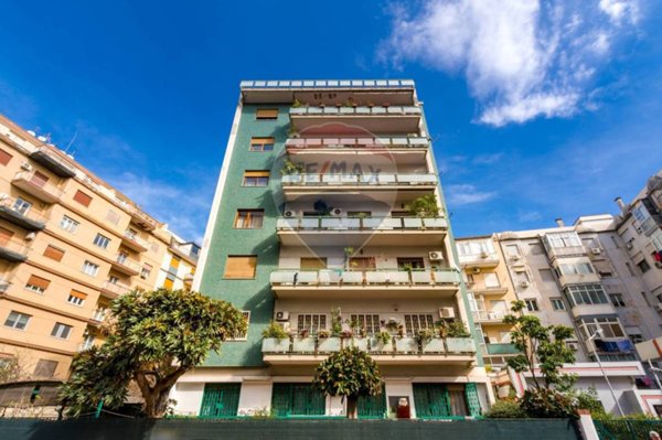 appartamento in vendita a Palermo in zona Politeama