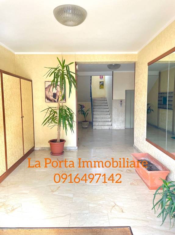 appartamento in vendita a Palermo in zona Montegrappa / Santa Rosalia