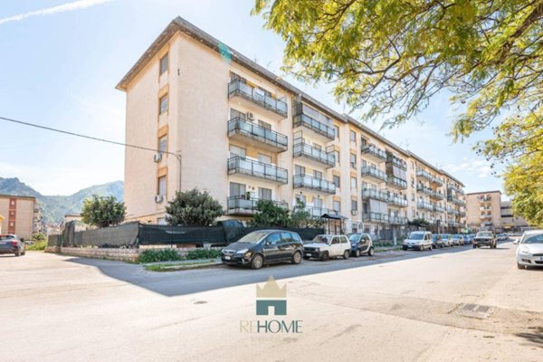 appartamento in vendita a Palermo in zona Montegrappa / Santa Rosalia