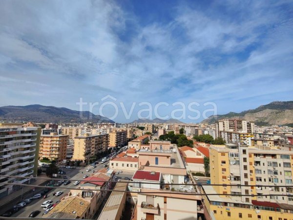 appartamento in vendita a Palermo in zona Malaspina/Palagonia