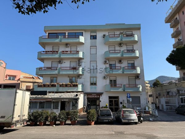 appartamento in vendita a Palermo in zona San Lorenzo