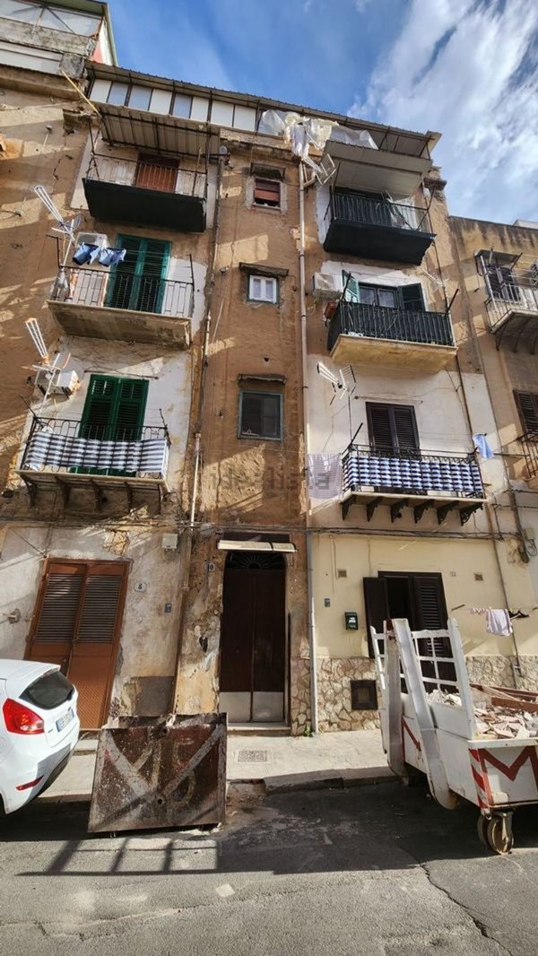 appartamento in vendita a Palermo in zona Zisa