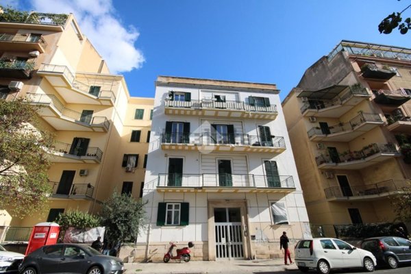 appartamento in vendita a Palermo in zona Politeama