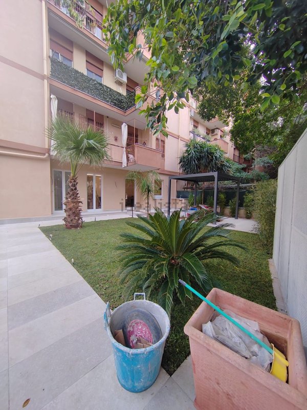 appartamento in vendita a Palermo in zona Malaspina/Palagonia