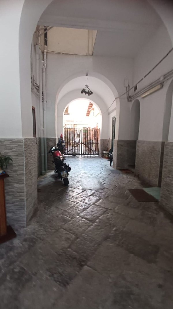 appartamento in vendita a Palermo in zona Zisa