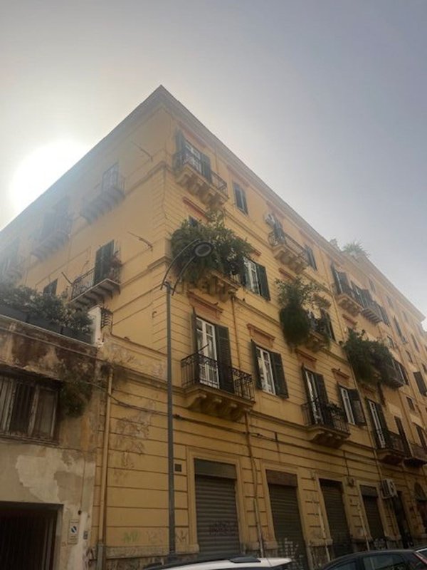 appartamento in vendita a Palermo in zona Politeama