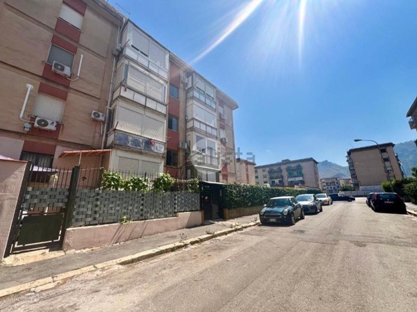 appartamento in vendita a Palermo in zona Villagrazia/Falsomiele