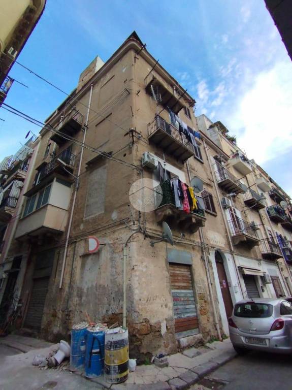 appartamento in vendita a Palermo in zona Zisa