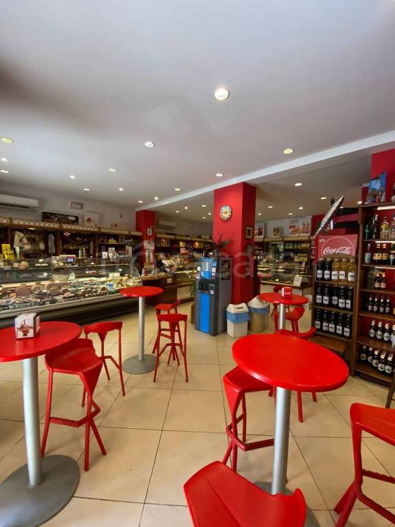 negozio in vendita a Palermo in zona Montepellegrino