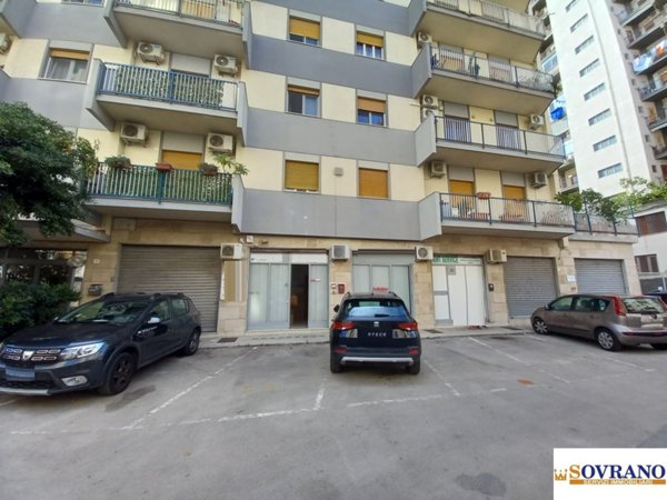 locale commerciale in vendita a Palermo in zona Malaspina/Palagonia