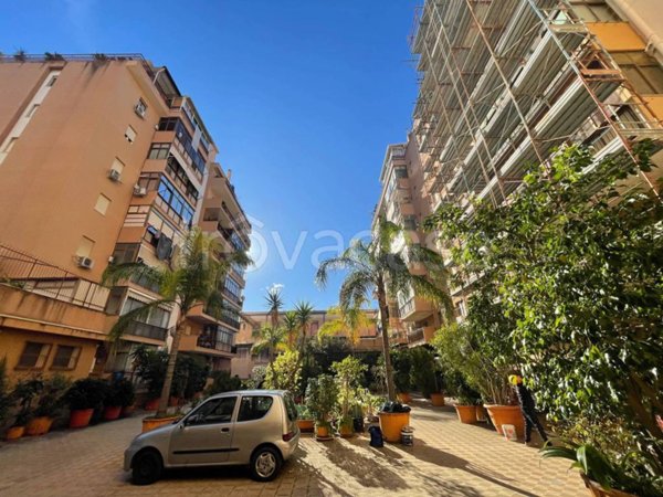 appartamento in vendita a Palermo in zona Malaspina/Palagonia