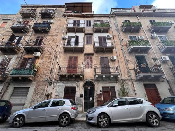 appartamento in vendita a Palermo in zona Zisa