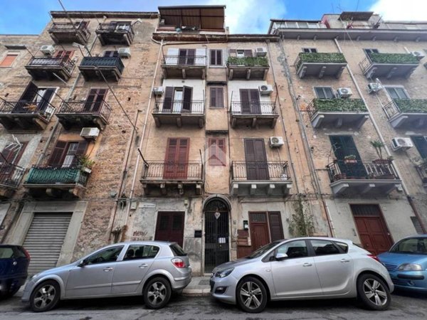 appartamento in vendita a Palermo in zona Zisa