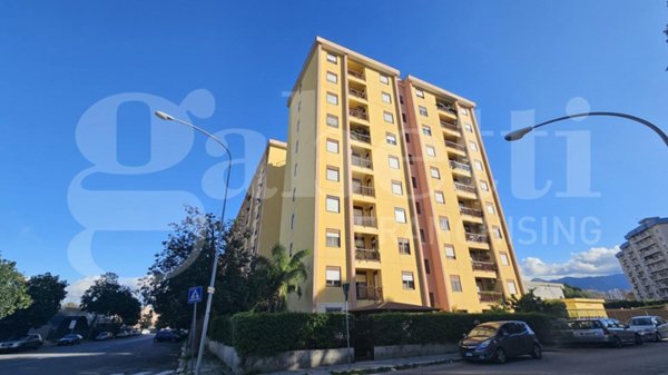 appartamento in vendita a Palermo in zona Malaspina/Palagonia