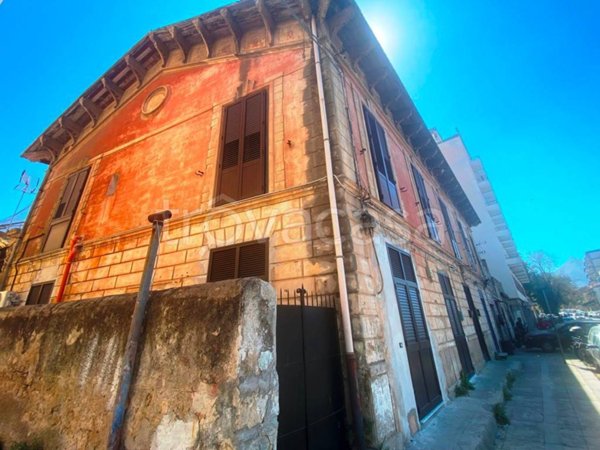 appartamento in vendita a Palermo in zona Zisa