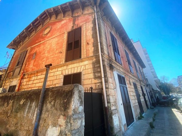 appartamento in vendita a Palermo in zona Zisa