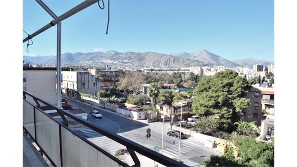 appartamento in vendita a Palermo in zona Villagrazia/Falsomiele