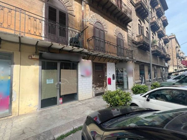negozio in vendita a Palermo in zona Calatafimi / Cuba