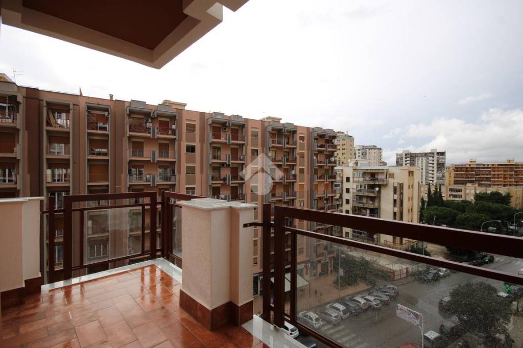 appartamento in vendita a Palermo in zona Malaspina/Palagonia