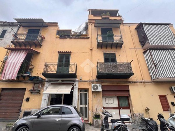 intera palazzina in vendita a Palermo in zona Zisa