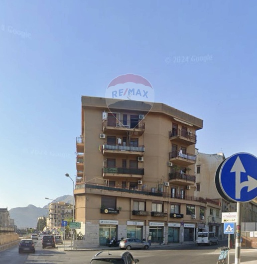 appartamento in vendita a Palermo in zona Zisa