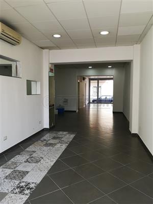 negozio in vendita a Palermo in zona Mondello