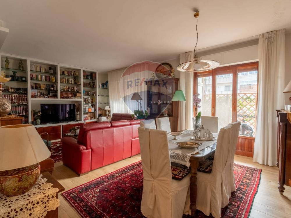appartamento in vendita a Palermo in zona Malaspina/Palagonia