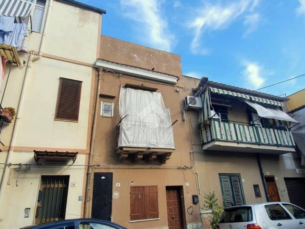 intera palazzina in vendita a Palermo in zona Noce