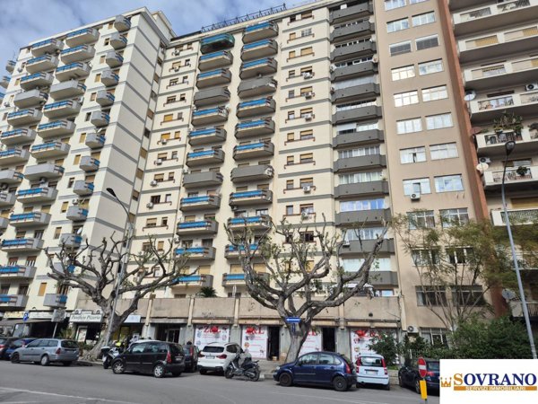 appartamento in vendita a Palermo in zona Malaspina/Palagonia