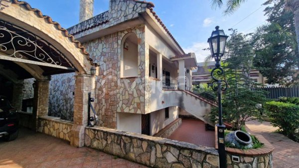 casa indipendente in vendita a Palermo