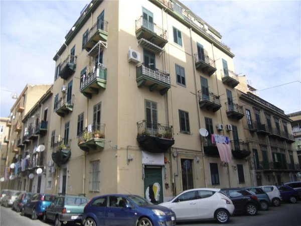 appartamento in vendita a Palermo in zona Montegrappa / Santa Rosalia