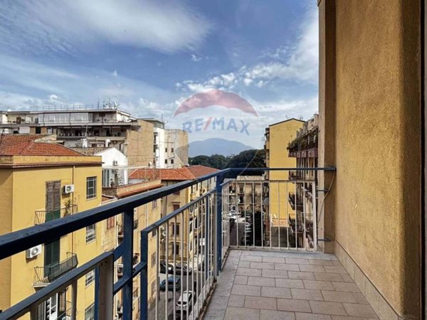 appartamento in vendita a Palermo in zona Malaspina/Palagonia