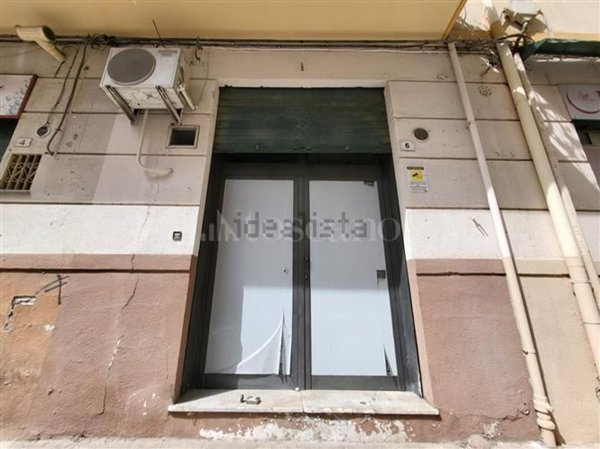 locale commerciale in vendita a Palermo in zona Malaspina/Palagonia
