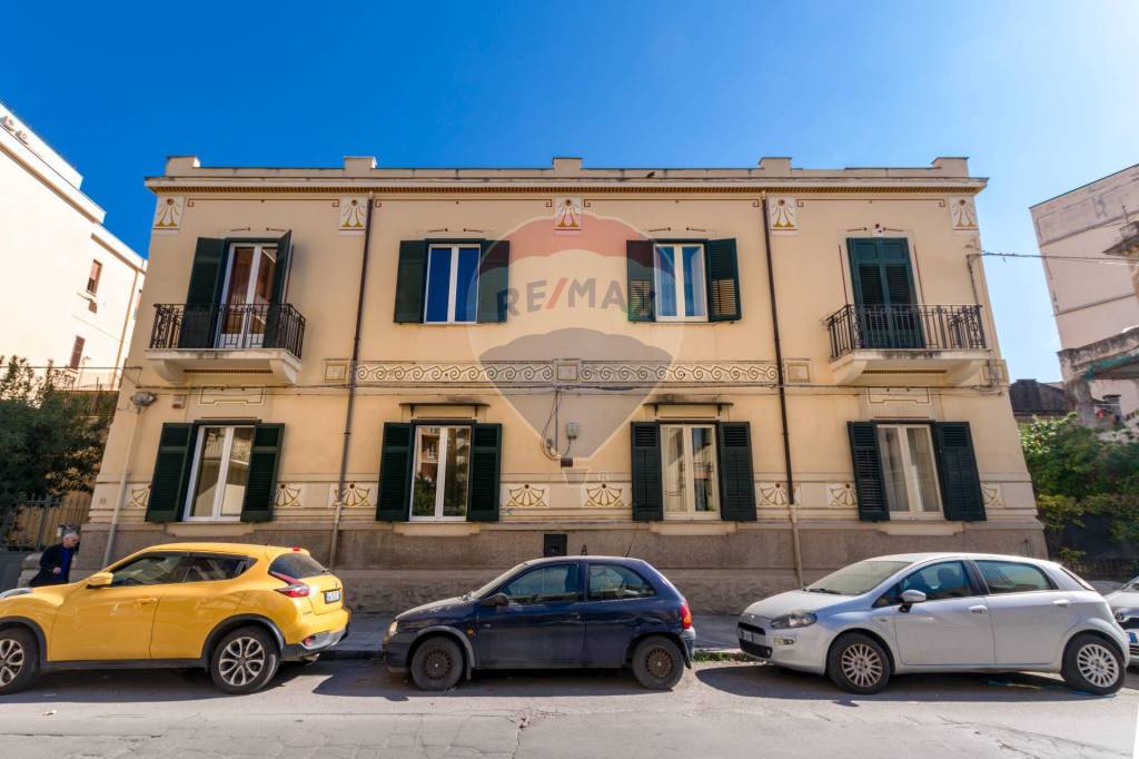 appartamento in vendita a Palermo in zona Zisa